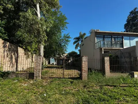 VENTA LOTE + casa a reciclar ADROGUE 