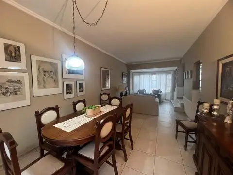 Casa 4 ambientes con 4 baños