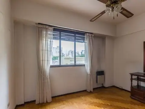 Semipiso 3 ambientes  mas dependencia/ escritorio en San Cristóbal, amplio y luminoso