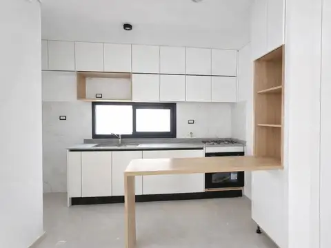 Casa 6 ambientes con 2 baños