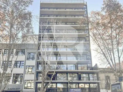 Avenida Juan Bautista Justo 800