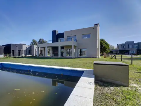 Casa en Venta al Oeste