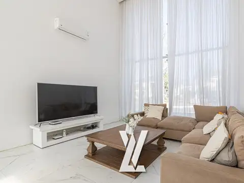 Casa 5 ambientes con 3 baños