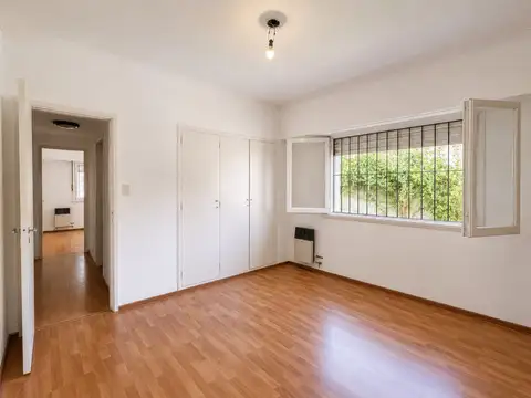 Casa en Venta con 4 cocheras