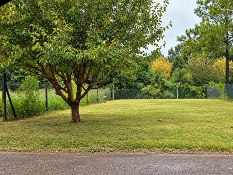 Terreno 416m2. Las Naranjos y Calle 1. Ibarlucea
