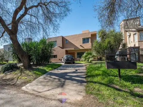 VENTA CASA 3 DORM, SAN ISIDRO, VILLA ALLENDE, CBA