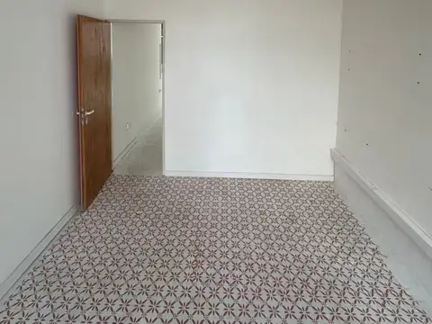 Oficina en Alquiler en Ramos Mejia, $ 600.000