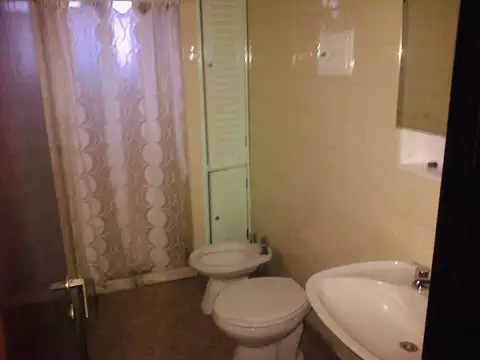 Departamento 7 ambientes con 1 baño
