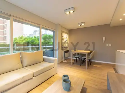 3 de Febrero 120800, Piso 9