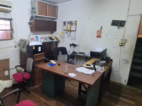 Galpon en dos plantas 480m² en VENTA - V BALLESTER CON RENTA