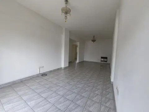 Departamento en Alquiler en Monte Castro, $ 950.000