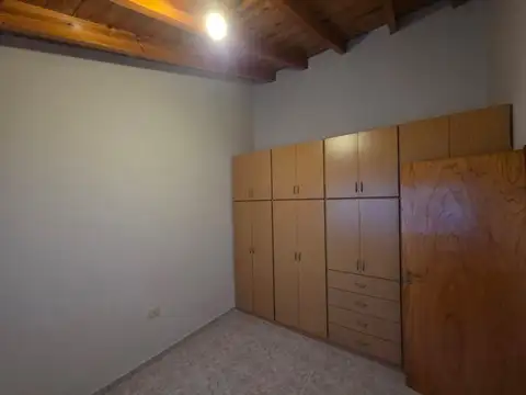 Casa en Alquiler con 1 cochera