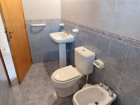 Casa en Alquiler con 1 cochera