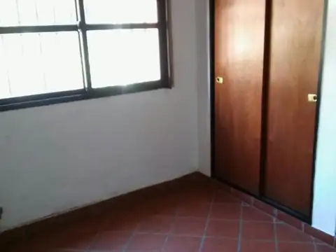 Pilar Centro! a mts Panamericana y Ruta 8! Prop. Comercial 115 m² Lote 235 m²