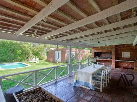 Casa 4 dormitorios mas dependencia en alquiler temporada en San Rafael