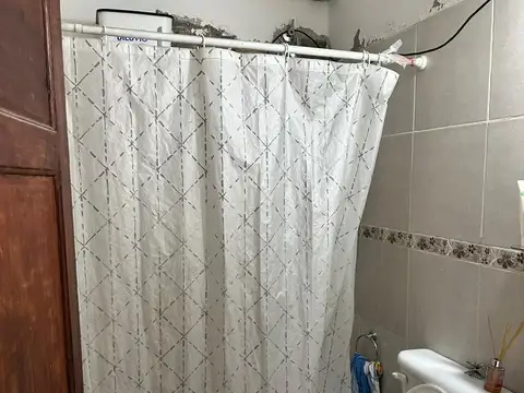 Casa 13 ambientes con 3 baños