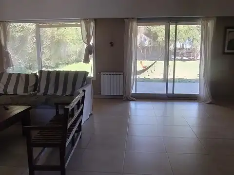 Casa en Venta con 3 cocheras