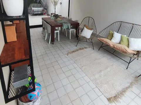 Casa 4 ambientes con 2 baños