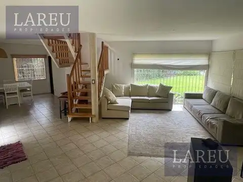 Casa en Alquiler en Boulevares, USD 2.800