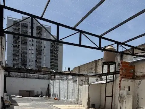 Galpon en Alquiler en Villa del Parque, $ 5.500.000