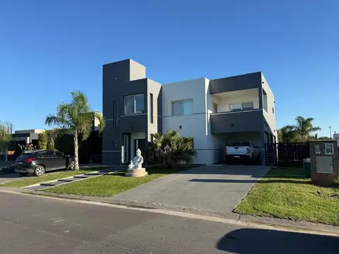 Casa en Venta San Sebastián Área 6 Cod.20