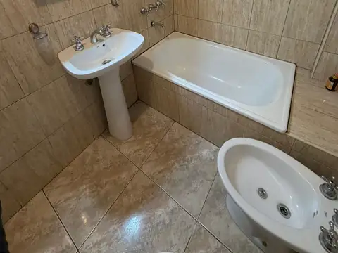 DEPARTAMENTO 2 AMBIENTES PLANTA BAJA CON PATIO PROPIO   ALQUILER   SAN JUSTO CENTRO