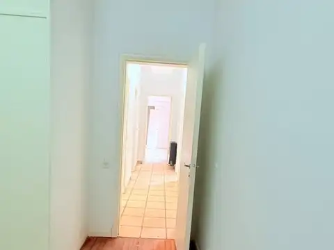 Casa en Alquiler con 2 cocheras
