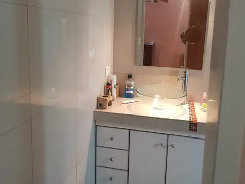 CHALET C. 427 BIS ESQ 224 – RUTA 2 KM 46,5 (FTE. LA CANDIDA) – EL PELIGRO - U$S 140.000.-