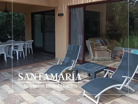 Casa en Venta con 3 cocheras