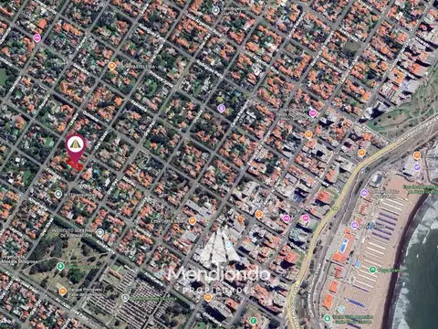 Casa en Venta con 3 cocheras