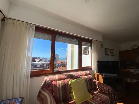 EXCELENTE DEPARTAMENTO 3 AMBIENTES CON COCHERA, A MTRS DEL MAR