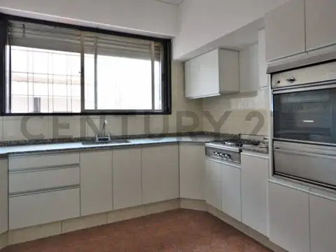 ALVEAR 200, Piso 0