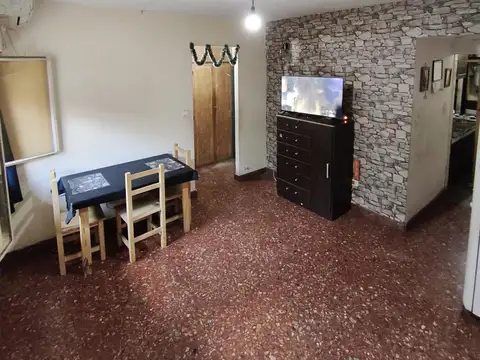 Departamento en Almagro 2 ambientes con patio, a refaccionar.