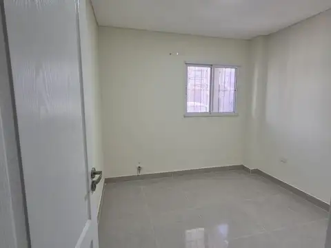 Depto Tipo Casa 4 ambientes con 2 baños
