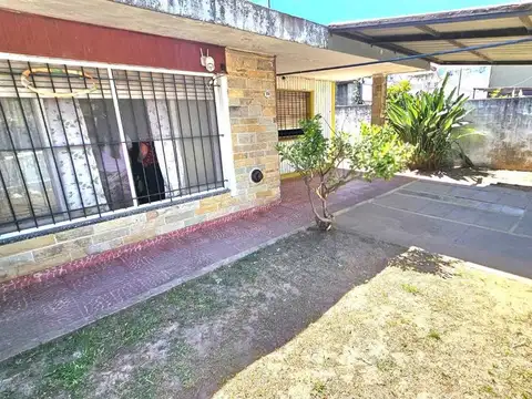 VENTA CASA 4 AMB MAS GALPON MERLO EXC OPORTUNIDAD