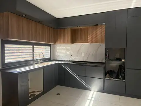 Casa en Alquiler de 3 dormitorios