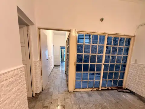 Casa 10 ambientes con 3 baños