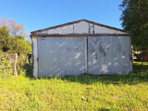 VENDO CASA A REFACCIONAR EN ARROYO BARU 