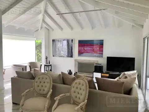 Casa en Alquiler Temporal en Haras Santa Maria, USD 3.500