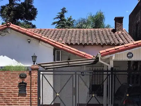 EXCELENTE CASA TIPO CHALET EN MUY BUENA UBICACIÓN  