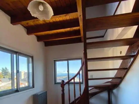 Casa 6 ambientes con 2 baños