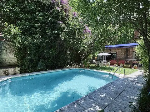 Casa en 2 plantas piscina cochera en Belgrano