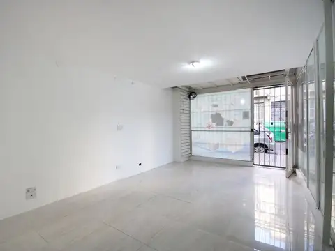 VENTA local comercial CABALLITO 40mts con baño