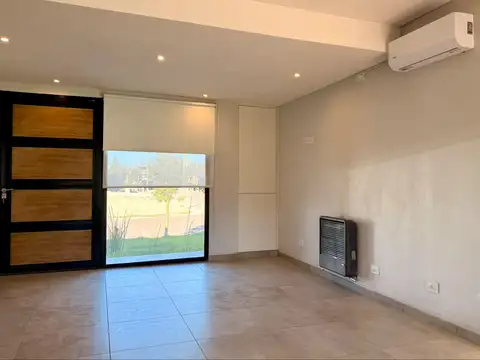 Casa en Alquiler en Rodeo de la Cruz, USD 1.300