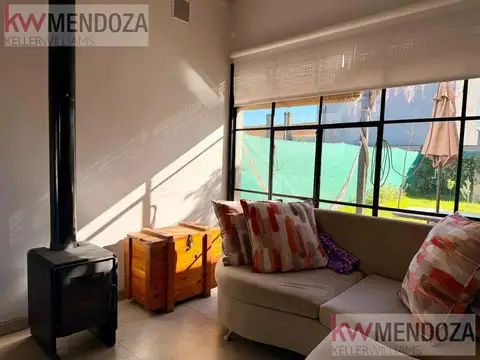 Casa en Alquiler con 2 cocheras