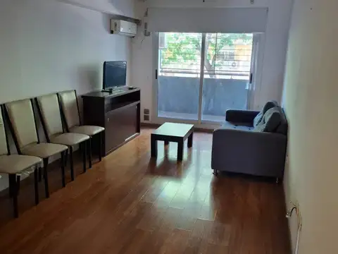 Departamento Dos dormitorios con cochera en Abasto.-