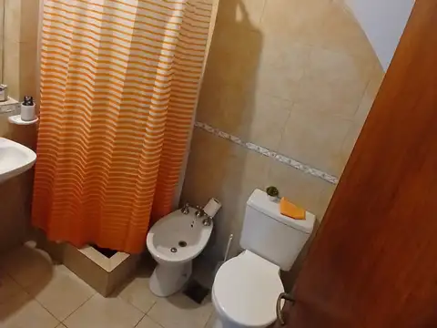 Depto Tipo Casa 4 ambientes con 2 baños