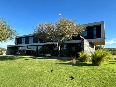 Exclusiva casa en Alquiler en la Arbolada!