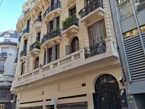 MONSERRAT DPTO VENTA 8 AMBIENTES FRENTE APTO PROF