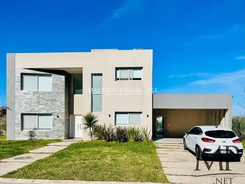 Casa en venta en Canning Barrio Santa Inés 4 Ambientes 100